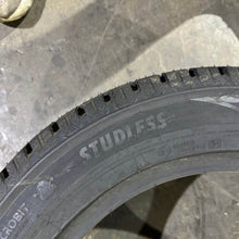 Load image into Gallery viewer, 2256018 225/60R18 100T Toyo Observe GSi-5 winter tire single 12.7/32
