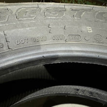 Load image into Gallery viewer, 2557018 255/70R18 - 113T Bridgestone Dueler HT tire single 9.5/32
