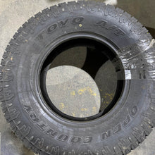 Load image into Gallery viewer, 2857017 285/70R17 - 117T Toyo Open Country A/T tire single 13.6/32
