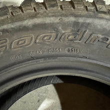 Load image into Gallery viewer, 2557517 255/75R17 - 111/108Q BFGoodrich Mud-Terrain T/A KM2 tire single 17/32
